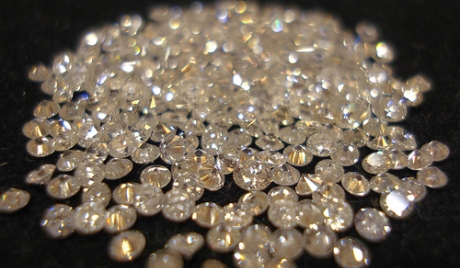 Châu Âu lo ngại không được chạm vào kim cương Nga