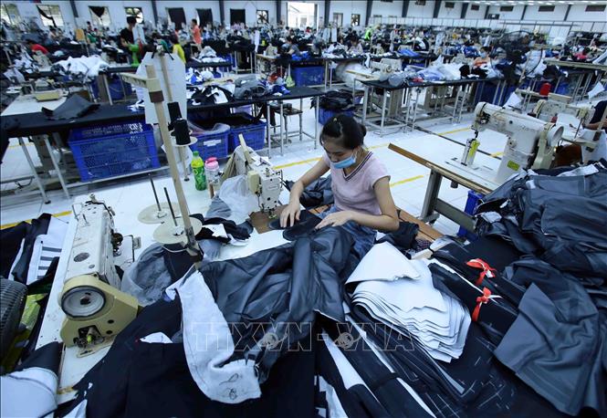 Truyền thông quốc tế lý giải nguyên nhân kinh tế Việt Nam vẫn tăng trưởng dương