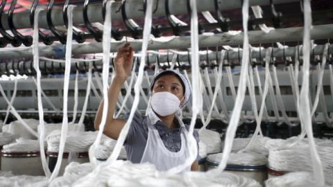 Kinh tế Trung Quốc rơi bẫy: Tạm biệt giấc mơ vượt Mỹ