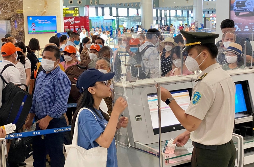 Cảnh báo hành khách tránh vướng mắc về giấy tờ tùy thân khi đi máy bay
