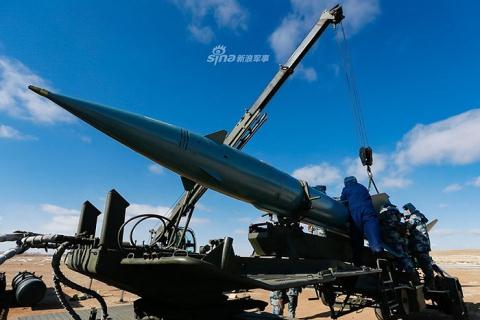 Có S-400, Trung Quốc vẫn dùng tên lửa thời Liên xô