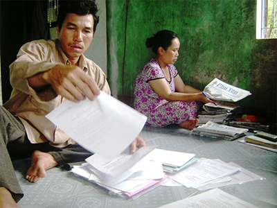 Cả họ làm quan!