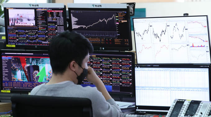 Ngày càng nhiều người trẻ nuôi mộng làm giàu từ chứng khoán