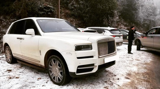 Đại gia mang Rolls-Royce Cullinan 40 tỷ lên Lào Cai săn tuyết, bất chấp đường trơn trượt