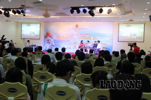 Tri ân thân nhân những người giữ đất thiêng Hoàng Sa, Trường Sa