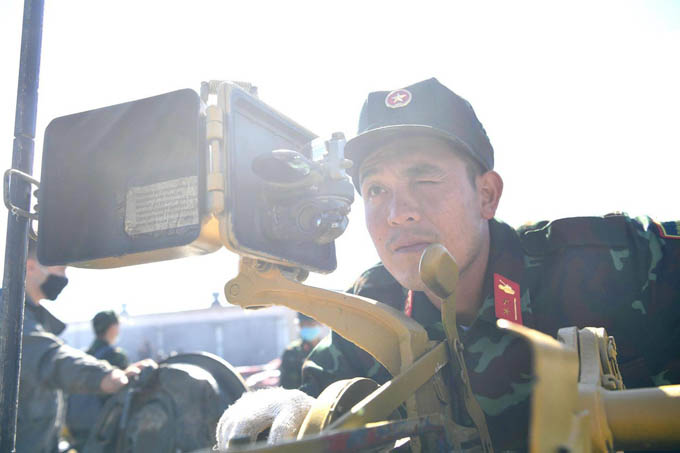 Lính xe tăng Việt Nam làm chủ ''cua sắt'' T-72B3 của Nga như thế nào?