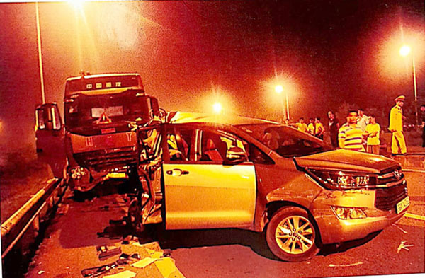 Kháng nghị hủy án vụ xe đầu kéo container đâm Innova lùi trên cao tốc