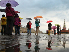 Moskva: Trời mưa lớn, gió lạnh vào cuối tuần