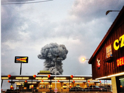 Nổ nhà máy ở Mỹ, khoảng 70 người thiệt mạng