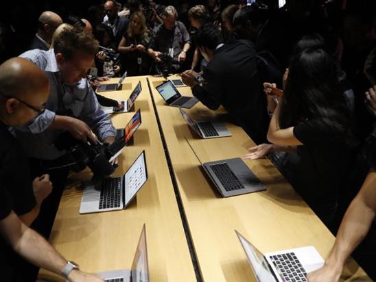 Apple kiểm tra chất lượng pin trên MacBook Pro mới