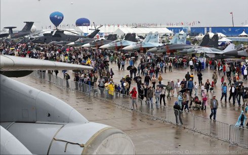 Bất chấp lệnh trừng phạt, các hãng hàng không vẫn hợp tác với Nga