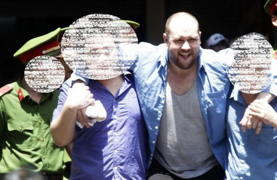 Vận chuyển 1,5 kg ma túy vào Việt Nam, ra tòa đổ tại bị... tâm thần