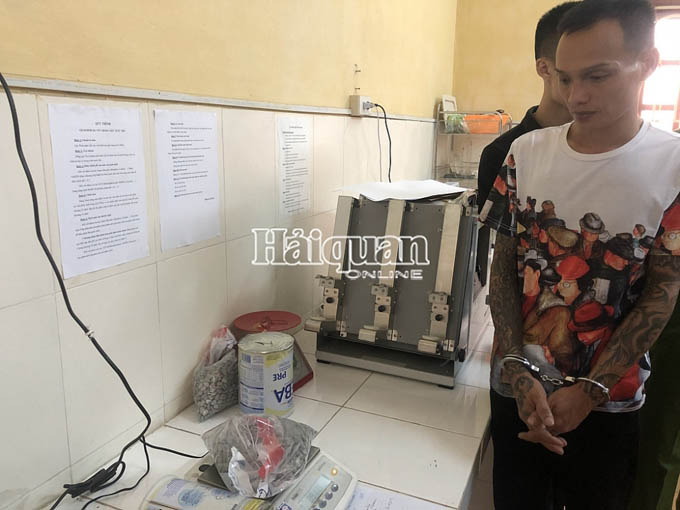 Hình ảnh vụ bắt hơn 30.000 viên ma túy ngụy trang trong bỉm, sữa