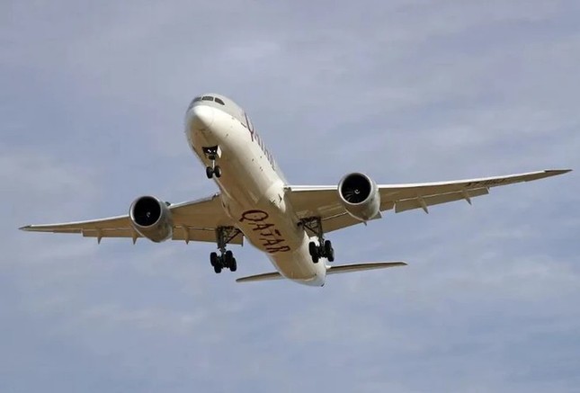 Máy bay Qatar Airways gặp nhiễu động, 12 người bị thương