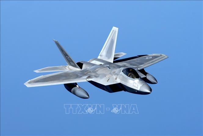 Mỹ triển khai phi đội tiêm kích tàng hình F-22 đến Trung Đông