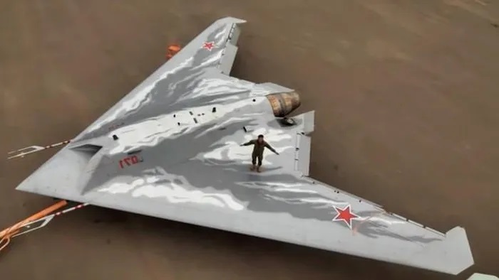 Nga chuẩn bị sản xuất lô UAV S-70 Okhotnik thử nghiệm