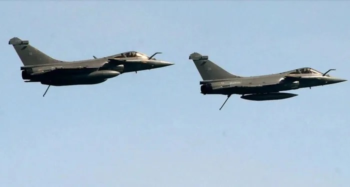 Hai phi công thiệt mạng trong vụ va chạm giữa 2 máy bay Rafale của Pháp