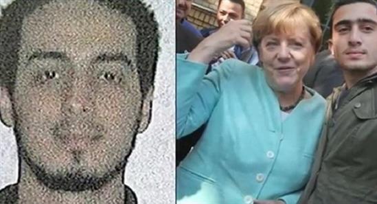Bà Merkel từng chụp selfie với nghi phạm khủng bố Brussels?
