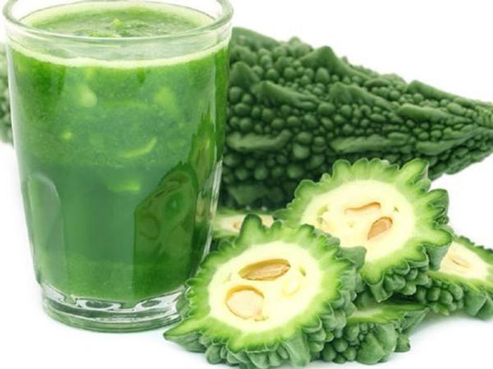 Kiên trì uống mướp đắng, cơ thể thay đổi đáng kinh ngạc