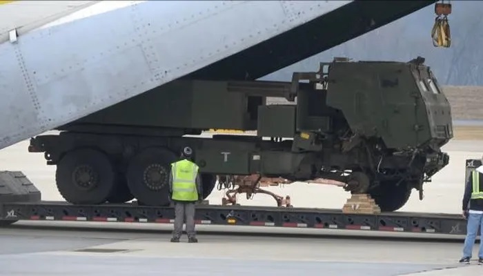 Nga tuyên bố khai khỏa Iskander, hủy diệt hai pháo HIMARS Ukraine