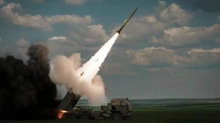 Mỹ gấp rút viện trợ quân sự cho Ukraine