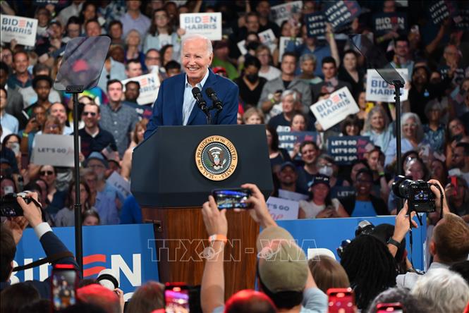 Cảm xúc trái ngược của cử tri Mỹ khi Tổng thống Biden dừng tranh cử