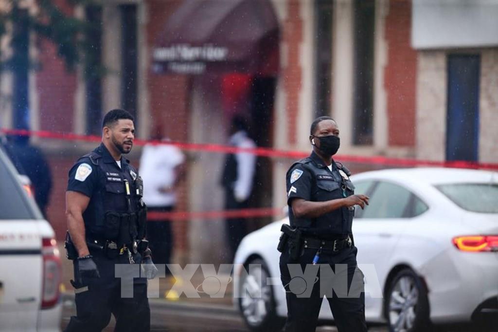 Xả súng tại siêu thị Mỹ, ít nhất 6 người thiệt mạng