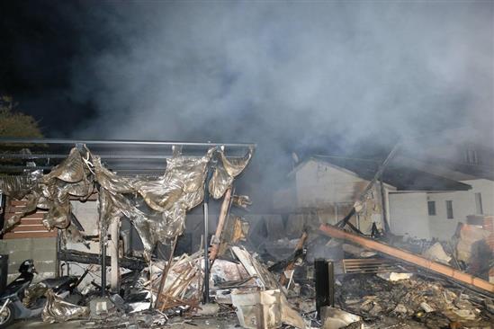 Sốc với cảnh đổ nát tan hoang sau động đất ở Nhật Bản