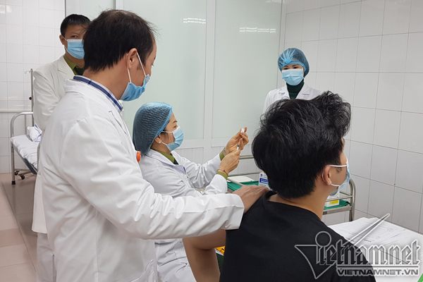 Cuối tháng 8, Việt Nam bắt đầu xem xét cấp phép khẩn cấp vắc xin Nanocovax