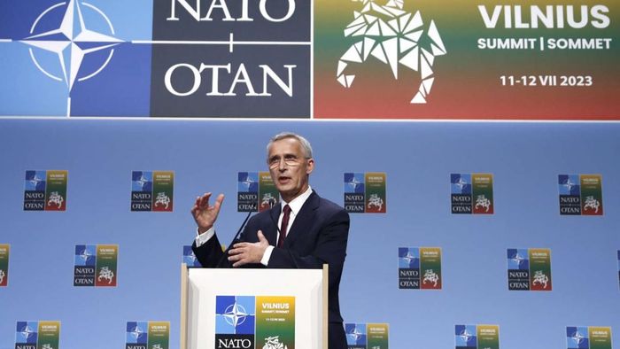 NATO tuyên bố sẽ mời Ukraine gia nhập ''khi các điều kiện được đáp ứng''