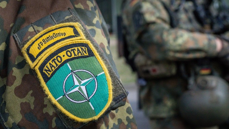 Serbia tuyên bố không làm ''bia đỡ đạn'' cho NATO trong căng thẳng với Nga