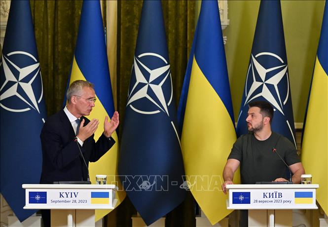 NATO lên tiếng về khả năng Ba Lan bắn hạ tên lửa Nga trên không phận Ukraine