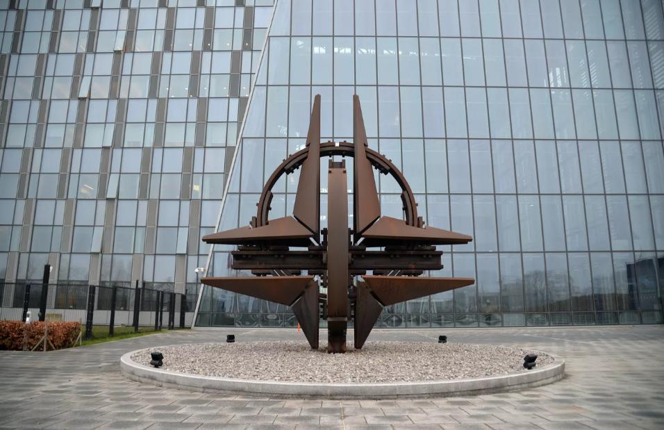 Đại diện thường trực của Mỹ tại NATO nói về giới hạn viện trợ vũ khí cho Ukraina