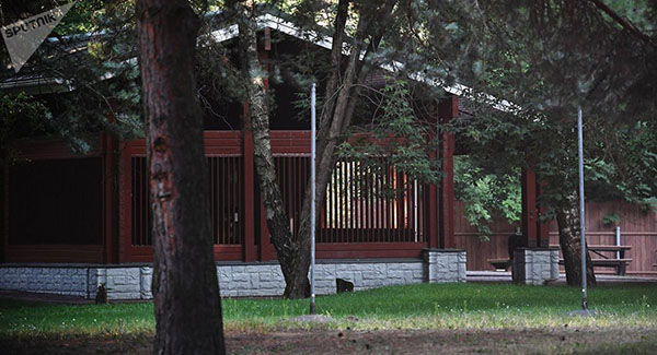 Nhân viên ngoại giao Mỹ khăn gói rời khỏi Nga