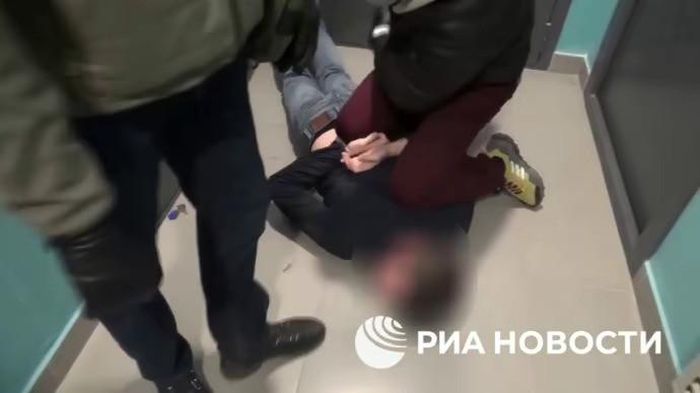 Nga bắt gián điệp ở Crưm, Ukraine gặp khó khi tuyển quân