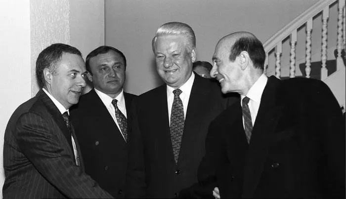 Tài liệu được giải mật, lời hứa bị phá vỡ