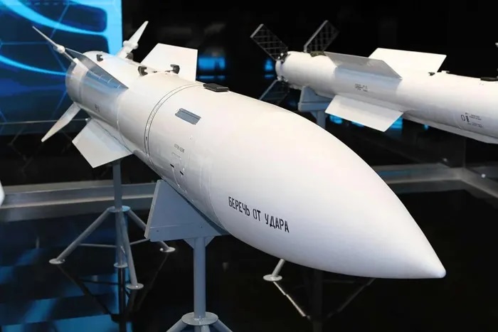 Nga trang bị tên lửa tầm xa R-37M cho Su-30SM, sẵn sàng đối phó F-16 ở Ukraine
