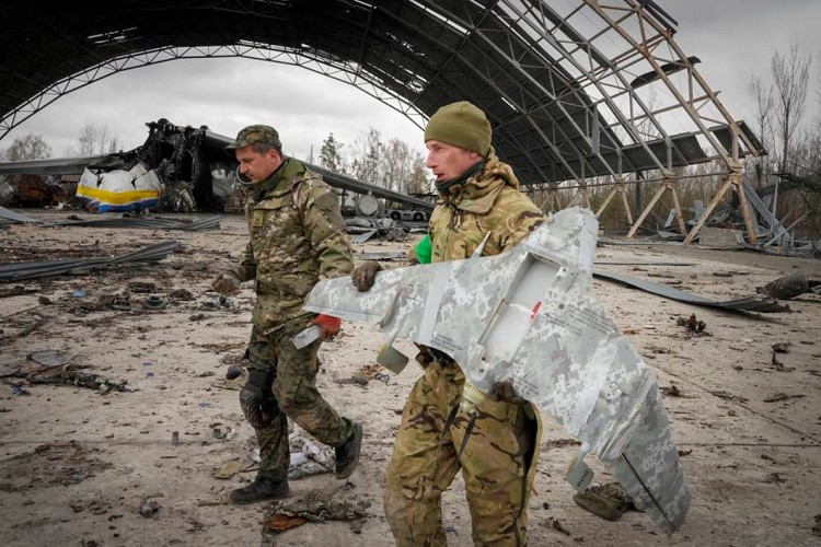 Quân đội Nga tấn công nhà máy sản xuất động cơ máy bay, đạn dược Ukraine