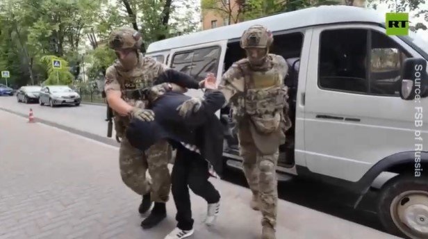 Nga phá âm mưu cho nổ tung đường sắt ở Crưm, ông Zelensky tới 'chảo lửa' Kharkiv