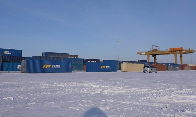 Hàng dài xe tải tấp nập ở biên giới Nga: Kỷ lục liên tục thiết lập, nước láng giềng phải thông quan ngày đêm