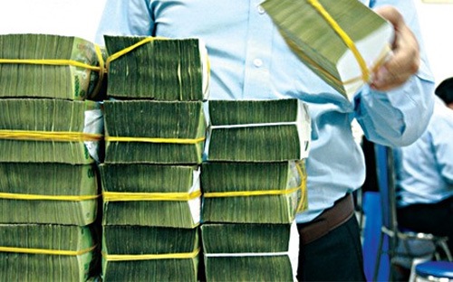 Ai phải trả giá cho tái cơ cấu ngân hàng?