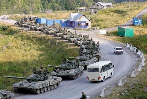 Kiev tố sức mạnh Nga áp sát nam Ukraine