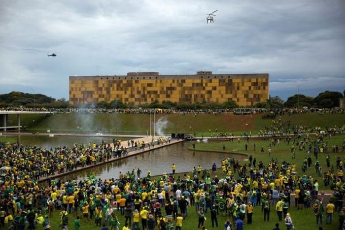 Cựu Tổng thống Brazil nhập viện tại Mỹ