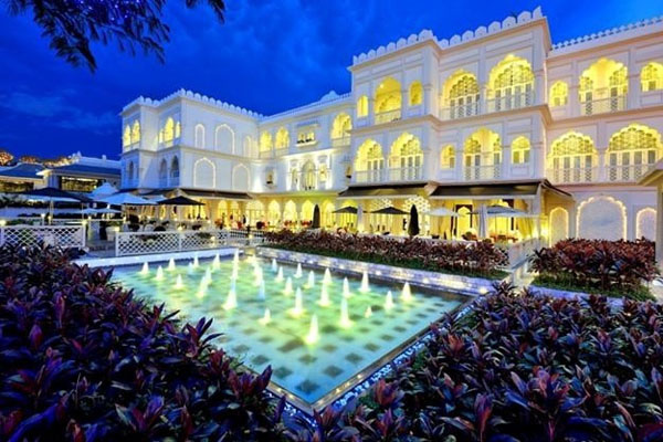 Ngoài 2 lâu đài vừa bán, đại gia Khaisilk còn tài sản 