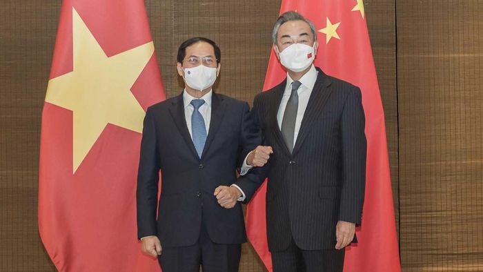 Cuộc chiến trục xuất ngoại giao giữa Nga và châu Âu chưa có hồi kết