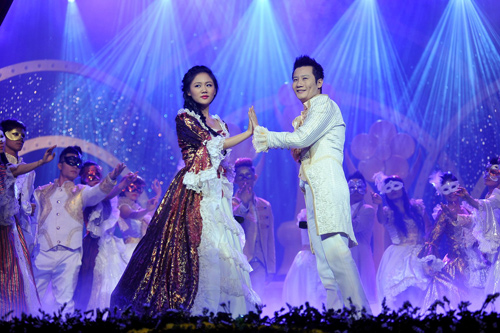 Ngô Thanh Vân và 'gà cưng' ẵm giải Mai Vàng