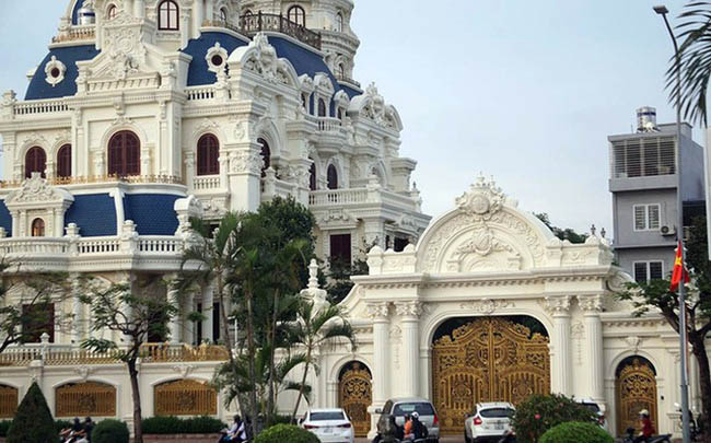 Trái ngược với các lâu đài nguy nga, các công ty liên quan ''đại gia xăng dầu'' Ngô Văn Phát chỉ báo cáo lãi vài chục triệu đồng, thậm chí lỗ lớn