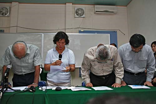 Vụ đứt cầu khi đám tang: Chờ hình ảnh 