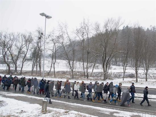 Người tị nạn tại một số nước phải đóng góp chi phí lưu trú