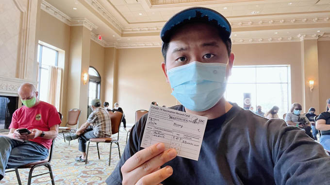 Người Việt ở nước ngoài: 'Yên tâm ra đường sau khi được tiêm vaccine'